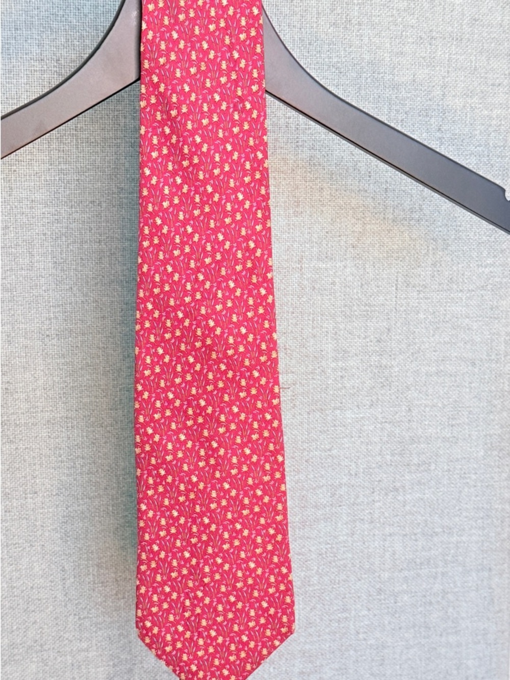Salvatore Ferragamo Red Silk Tie with Gold Floral Motif